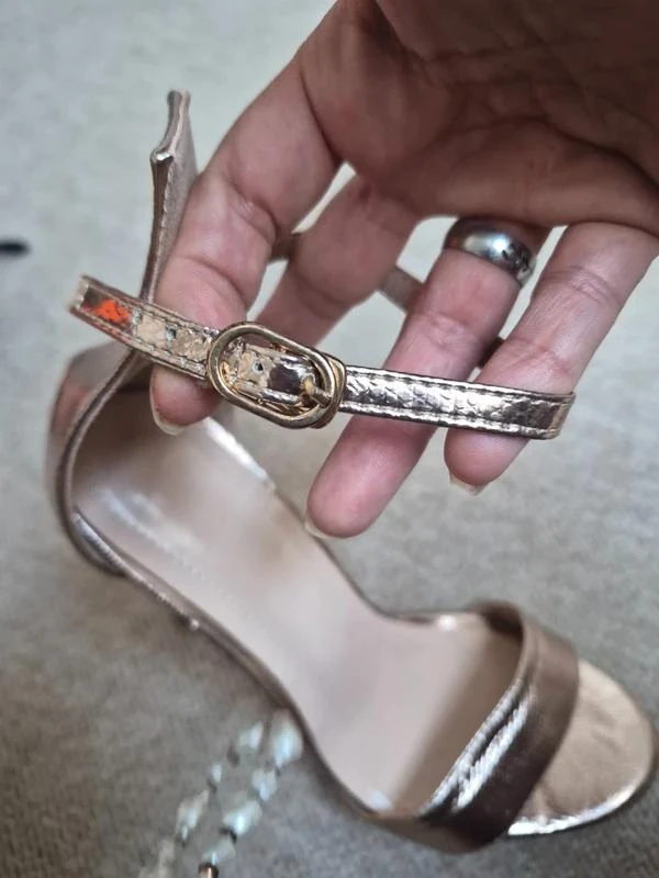 Sandalias de tacón efecto metálico oro rosa T36 – photo 11
